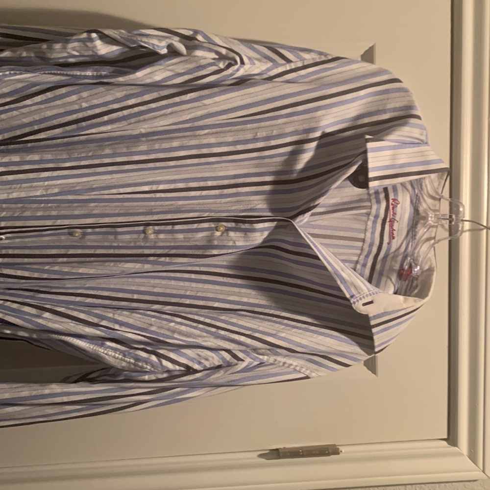 Robert Graham XL along sleeve
